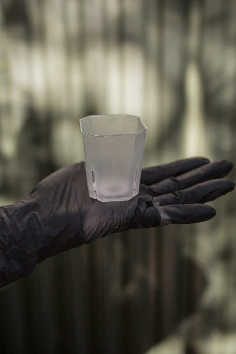 WYSOKA PLASTIKOWA DONICZKA KWADRATOWA