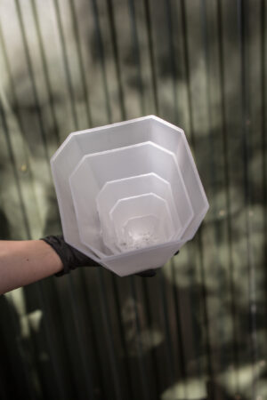 WYSOKA PLASTIKOWA DONICZKA KWADRATOWA