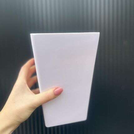 Biała wysoka kwadratowa osłonka 12cm